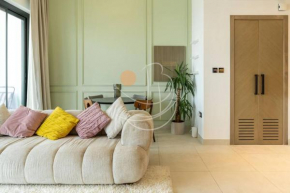 Stylish apartment in Business Bay with Jacuzzi and canal views